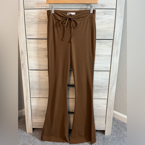 So brown high rise flare legging Small - Picture 1 of 5